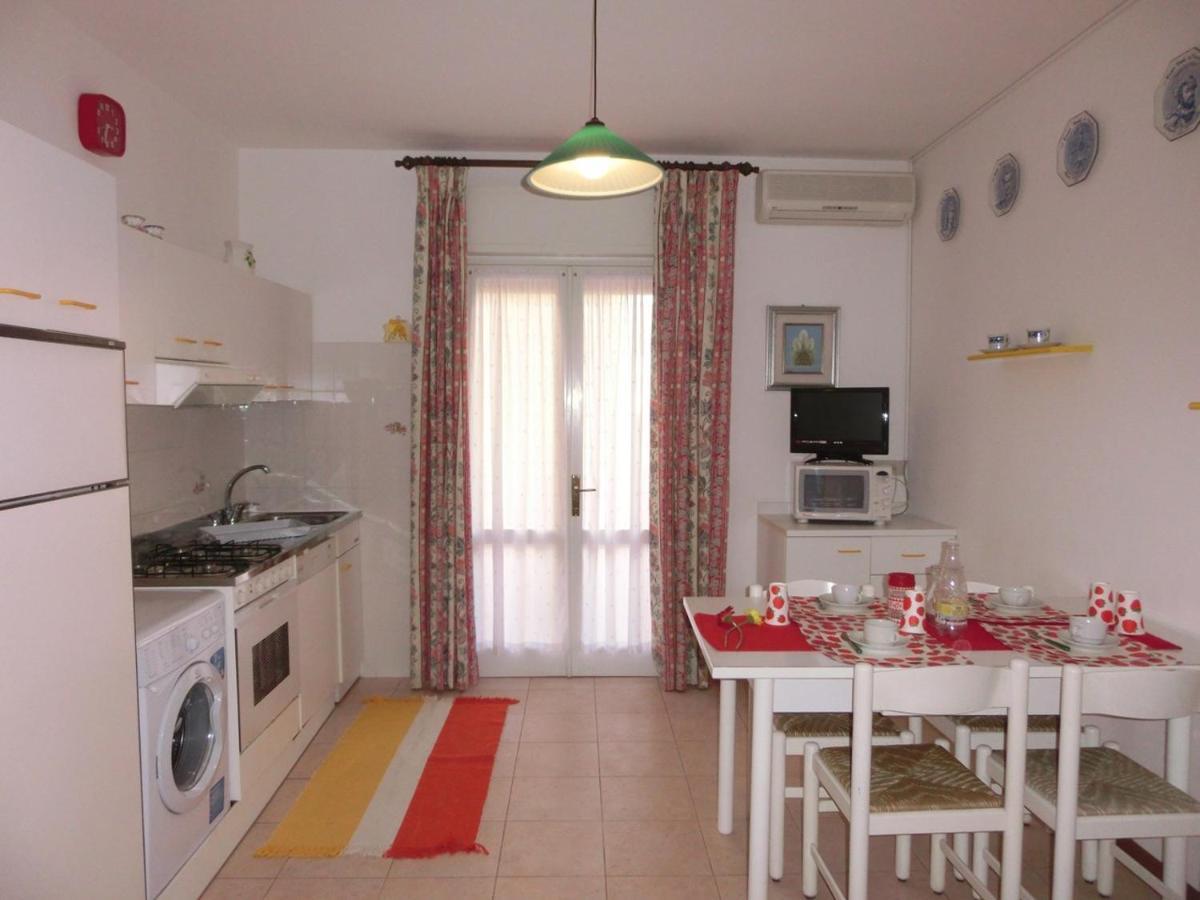 Nice Two-Bedroom Apartment 150M From The Beach Bibione Extérieur photo