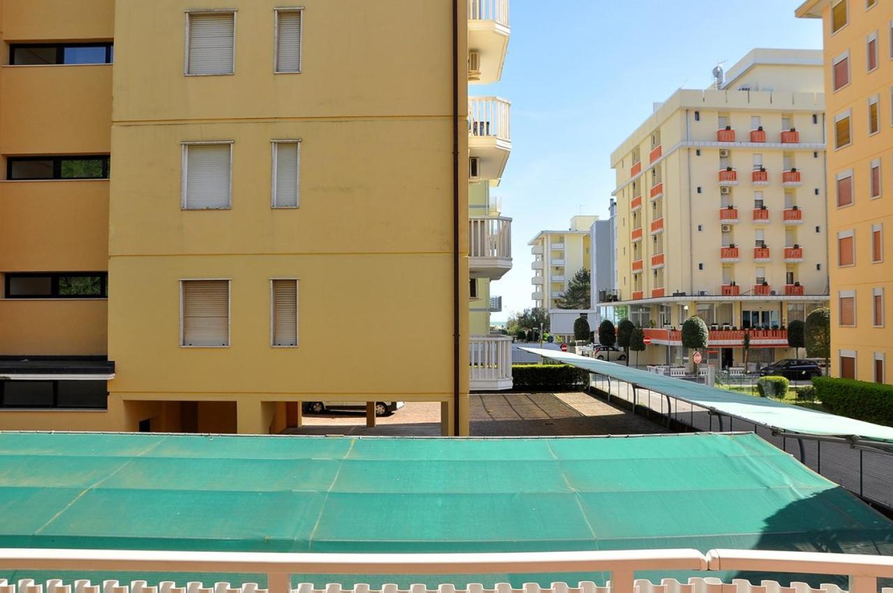 Nice Two-Bedroom Apartment 150M From The Beach Bibione Extérieur photo