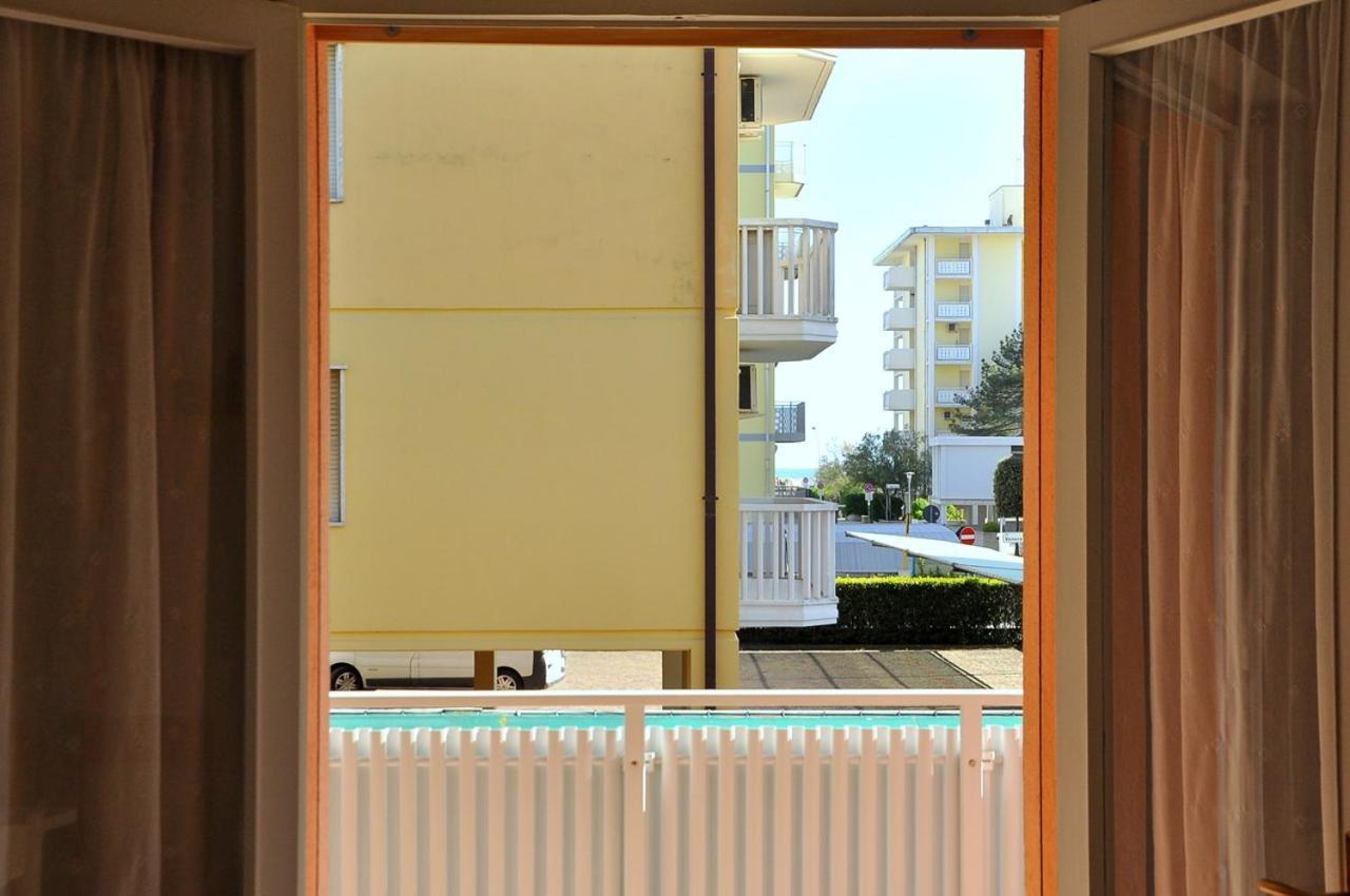 Nice Two-Bedroom Apartment 150M From The Beach Bibione Extérieur photo